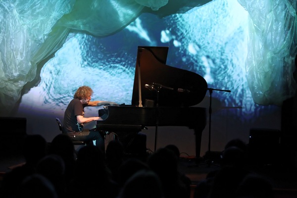 Photo Flash: Peter Manning Robinson Debuts THE REFRACTOR PIANO CONCERT at Bergamot Station 