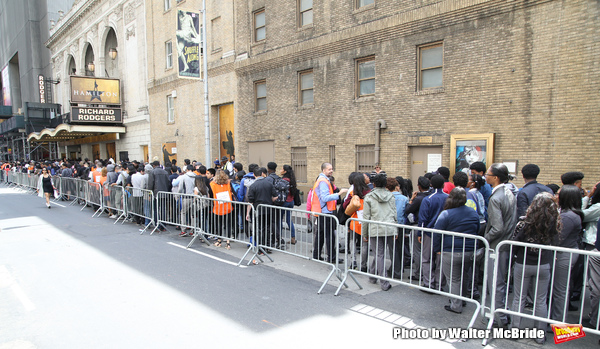 Photo Coverage: NYC High School Students Arrive for HAMILTON's Next #EduHam! Image