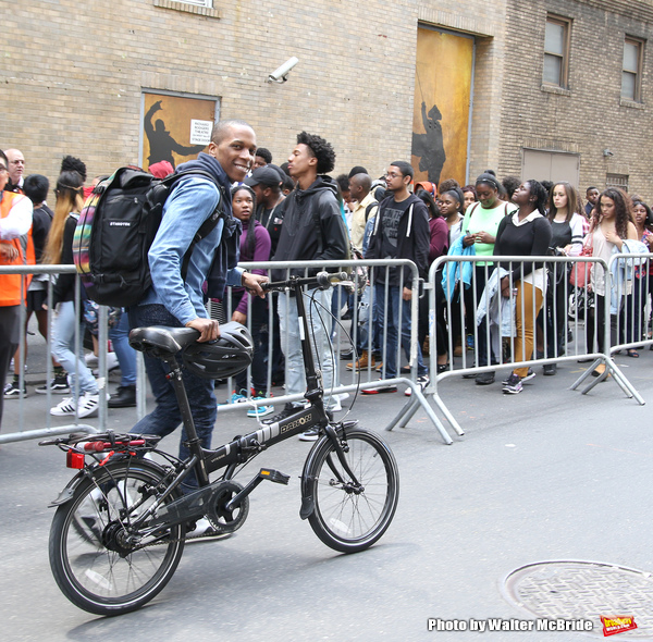 Photo Coverage: NYC High School Students Arrive for HAMILTON's Next #EduHam! Image