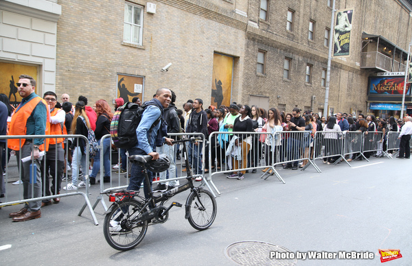 Photo Coverage: NYC High School Students Arrive for HAMILTON's Next #EduHam! Image