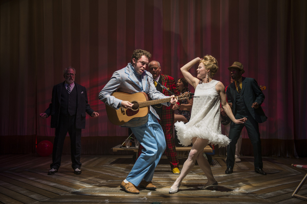 Photo Flash: First Look at ONE MAN, TWO GUVNORS at Court Theatre Image