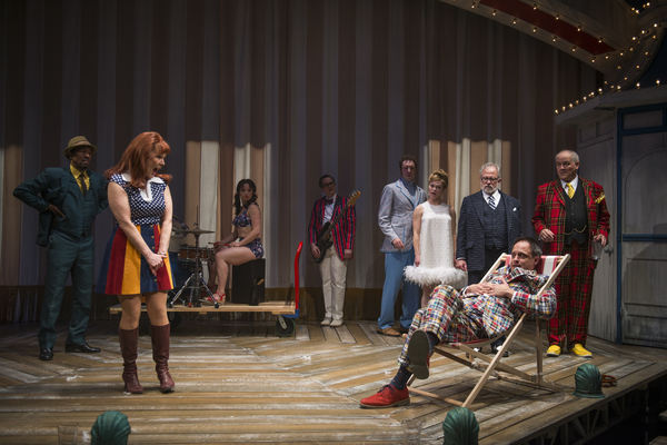 Photo Flash: First Look at ONE MAN, TWO GUVNORS at Court Theatre Image