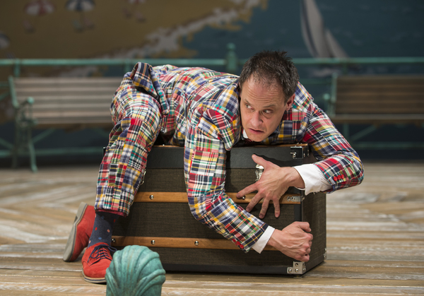 Photo Flash: First Look at ONE MAN, TWO GUVNORS at Court Theatre Image