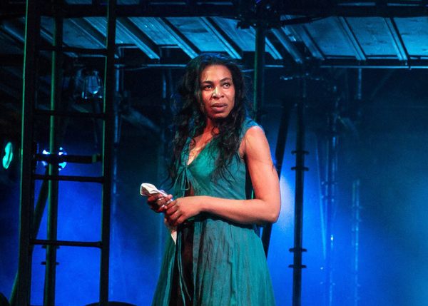 Photo Flash: First Look at TUG OF WAR at Chicago Shakespeare Theater 