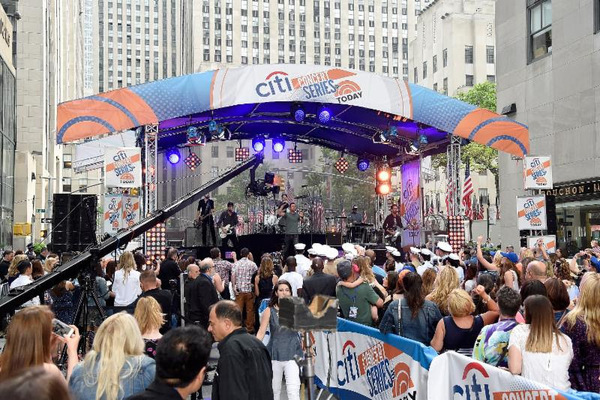 Photo Flash: Dierks Bentley Performs Live on NBC's TODAY Image