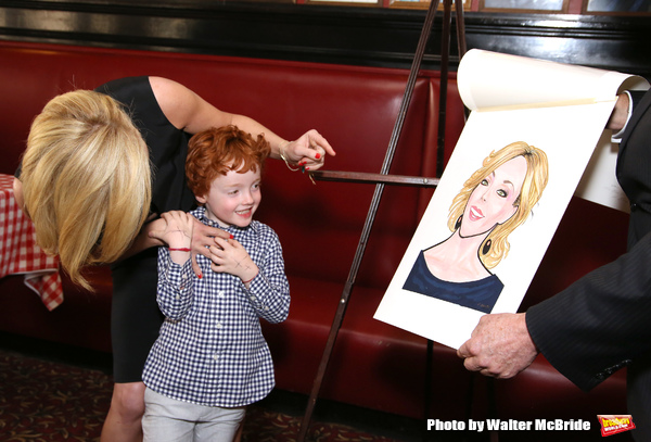 Photo Coverage: Tony Nominee Jane Krakowski Unveils Her New Portrait at Sardi's! Image