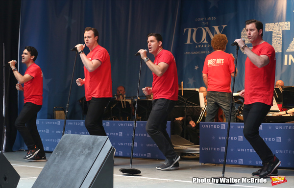Photo Coverage: Broadway Shines Bright at STARS IN THE ALLEY! Image