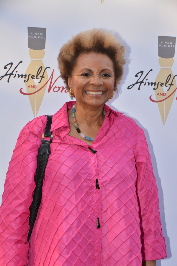 Photo Coverage: On the Red Carpet for Opening Night of HIMSELF AND NORA Image