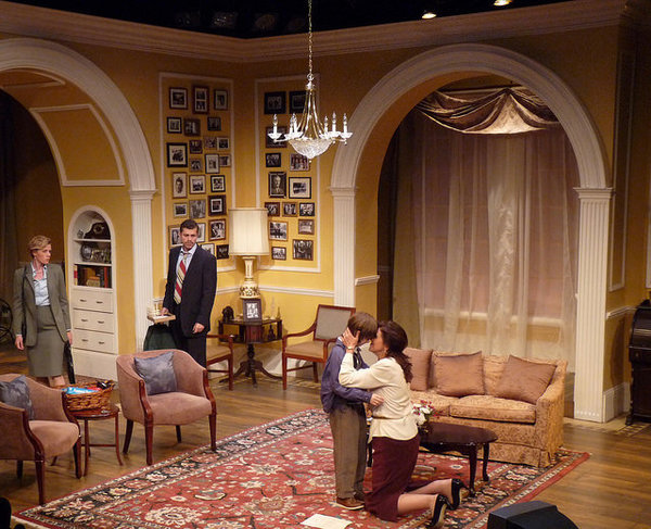 Photo Flash: First Look at THE CITY OF CONVERSATION at Horizon Theatre Image