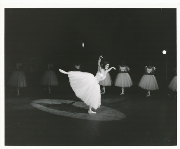 Photo Flash: Houston Ballet Ends 2015-16 Season With World Premiere of Stanton Welch's GISELLE Image