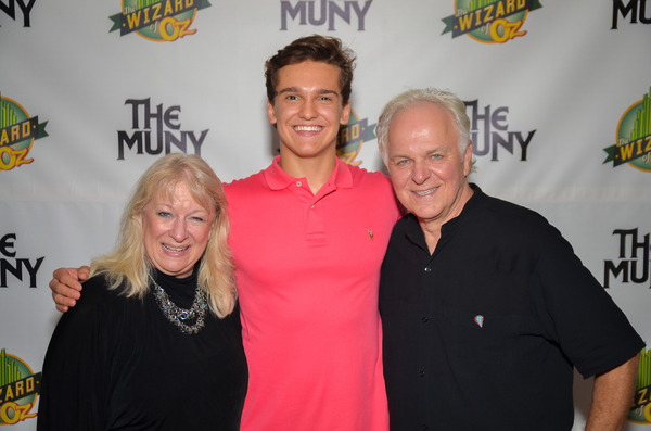 Photo Flash: Cast of THE WIZARD OF OZ Celebrates Opening Night at The Muny!  Image