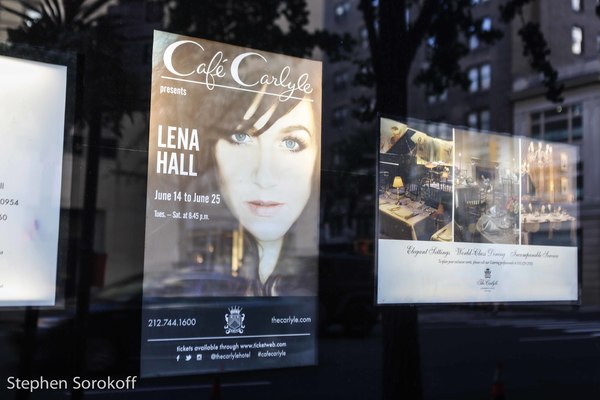 Photo Coverage: Tony Winner Lena Hall Returns To Cafe Carlyle 