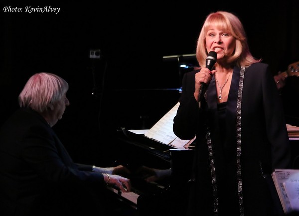 Photo Flash: Ilene Graff Brings IT'S BETTER WITH A BAND to Birdland 