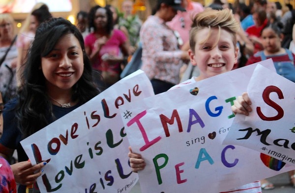 Photo Flash: Broadway Youth Perform 'Imagine' for Peace in Orlando Image
