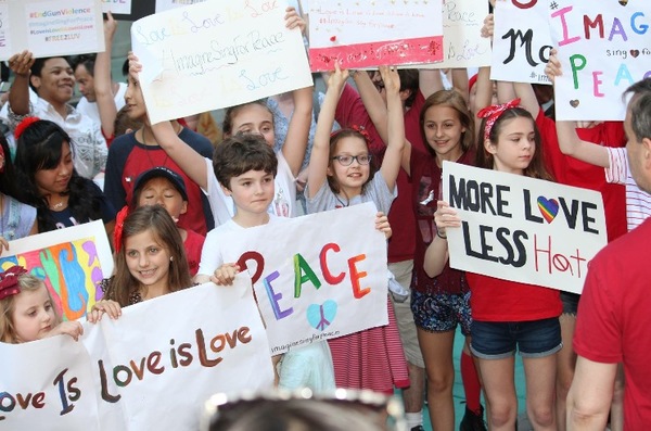 Photo Flash: Broadway Youth Perform 'Imagine' for Peace in Orlando Image