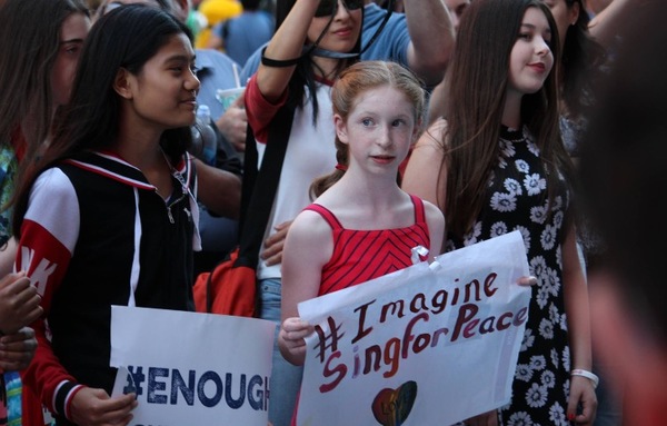 Photo Flash: Broadway Youth Perform 'Imagine' for Peace in Orlando Image