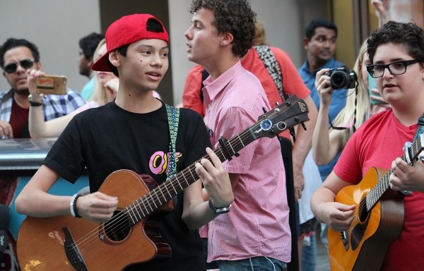 Photo Flash: Broadway Youth Perform 'Imagine' for Peace in Orlando Image