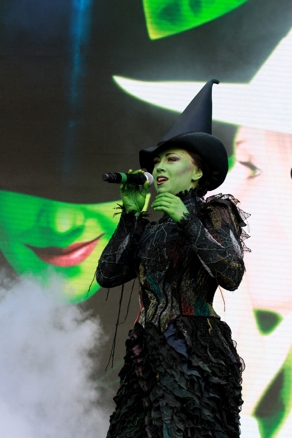 Photo Flash: Stars of WICKED and LES MISERABLES Wow at West End Live 