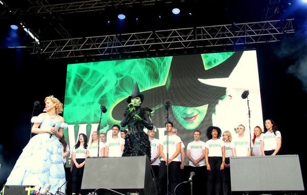 Photo Flash: Stars of WICKED and LES MISERABLES Wow at West End Live 