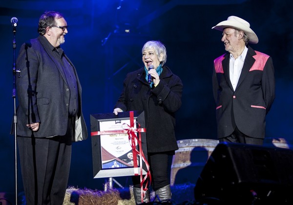Photo Flash: Sally Vaughn Receives Lifetime Achievement Award at Big Top Arena 