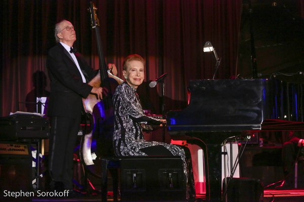 Photo Coverage: Tony Bennett Receives Friars Club Entertainment Icon Award Image
