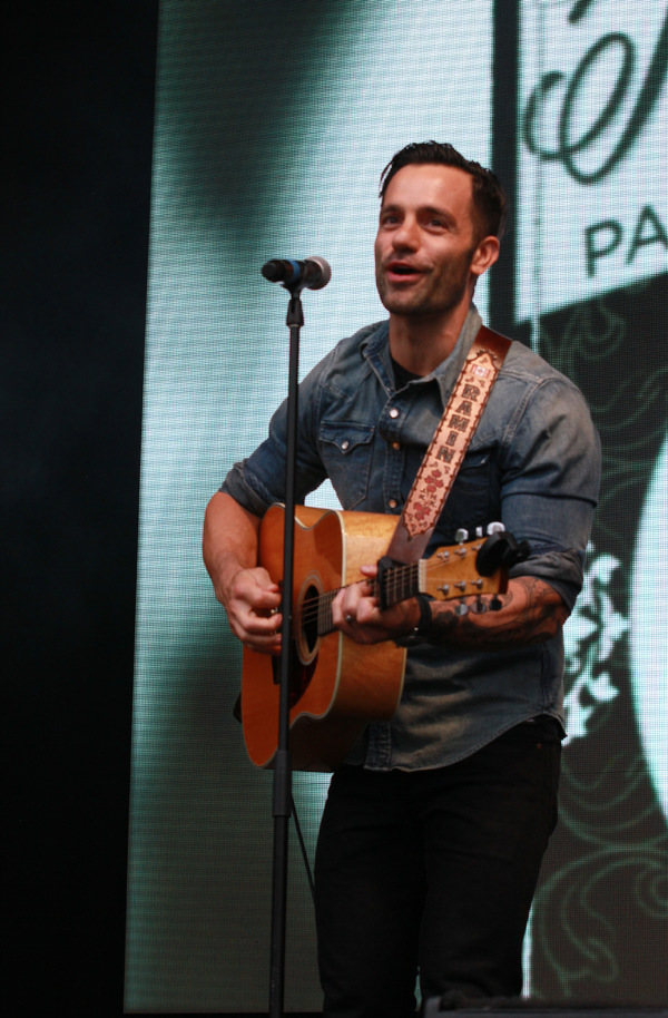 Photo Flash: Cast of JERSEY BOYS, Beverley Knight, Ramin Karimloo & More Rock West End Live Image
