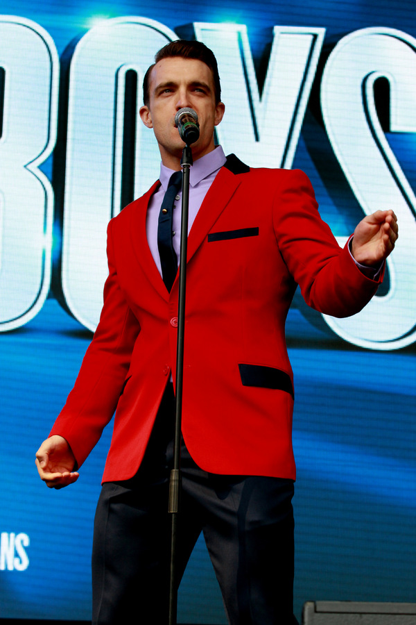 Photo Flash: Cast of JERSEY BOYS, Beverley Knight, Ramin Karimloo & More Rock West End Live Image