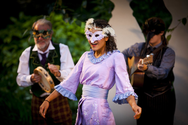 Photo Flash: First Look at Iris Theatre's Promenade Production of MUCH ADO ABOUT NOTHING Image