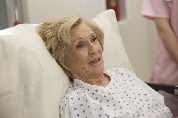 Photos & Clip: Christine Ebersole, Cloris Leachman & More in ROYAL PAINS Musical Episode  Image