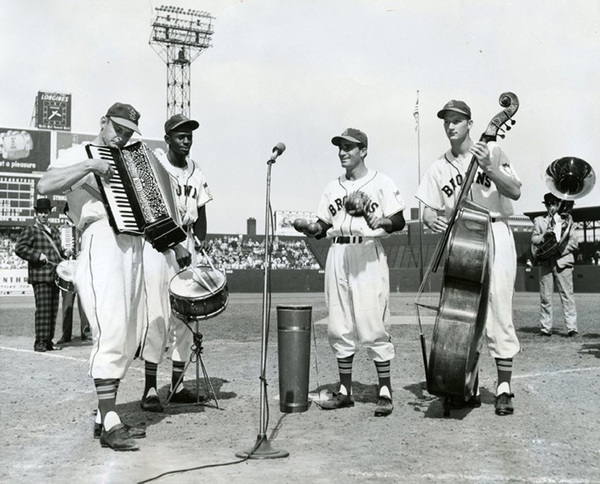 Photo Flash: First Look at SATCHEL PAIGE AND THE KANSAS CITY SWING 