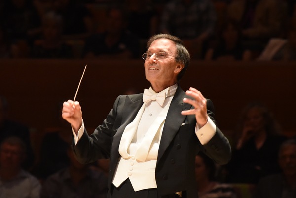 Founder-Conductor Gary S. Greene, Esq., leads the LA Lawyers Philharmonic and Legal V Photo