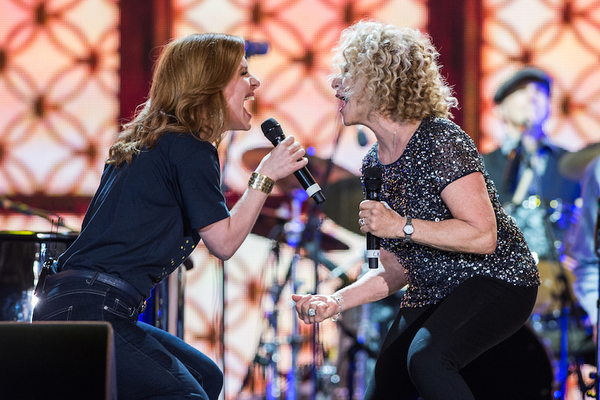 Photo Flash: BEAUTIFUL Cast Join Carole King On Stage at British Summer Time Festival Image