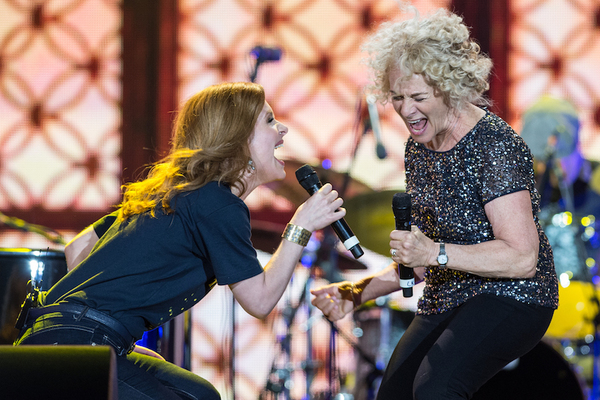 Photo Flash: BEAUTIFUL Cast Join Carole King On Stage at British Summer Time Festival Image