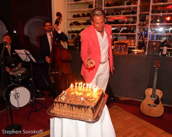 Photo Coverage: Bill Boggs Sings At Le Cirque's Musical Mondays Image
