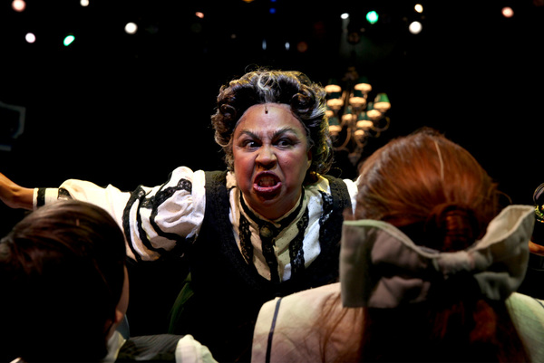 Photo Flash: First Look at North Shore Music Theatre's MARY POPPINS Image
