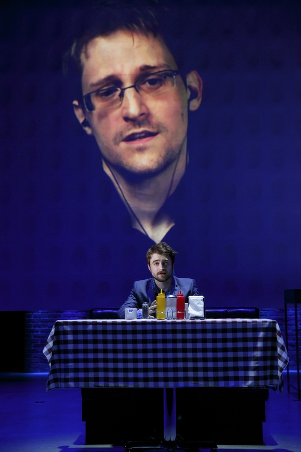 Photo Flash: Daniel Radcliffe, Rachel Dratch & More Explore the Digital Age in PRIVACY at The Public Image