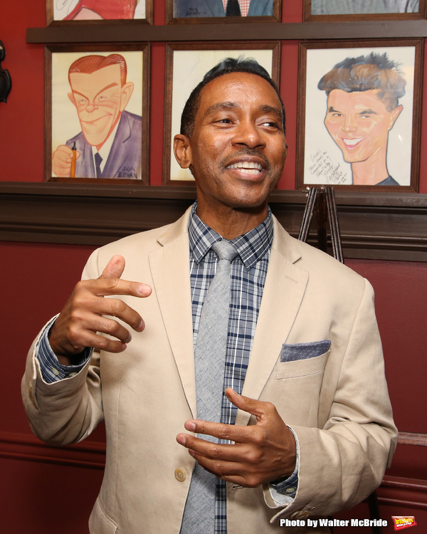 Photo Coverage: MOTOWN's Berry Gordy gets His Place on the Walls of Sardi's! Image