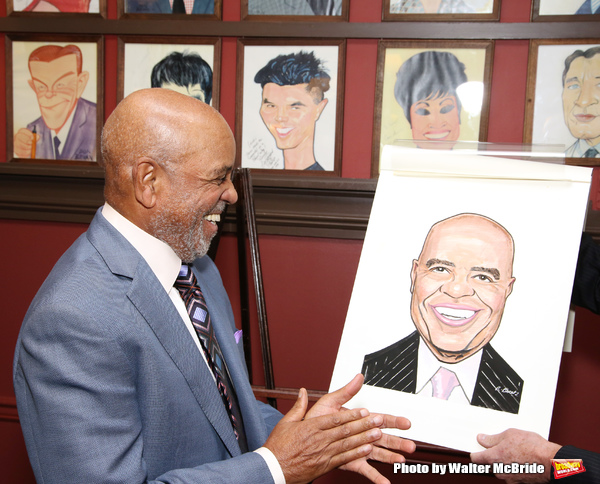 Photo Coverage: MOTOWN's Berry Gordy gets His Place on the Walls of Sardi's! Image