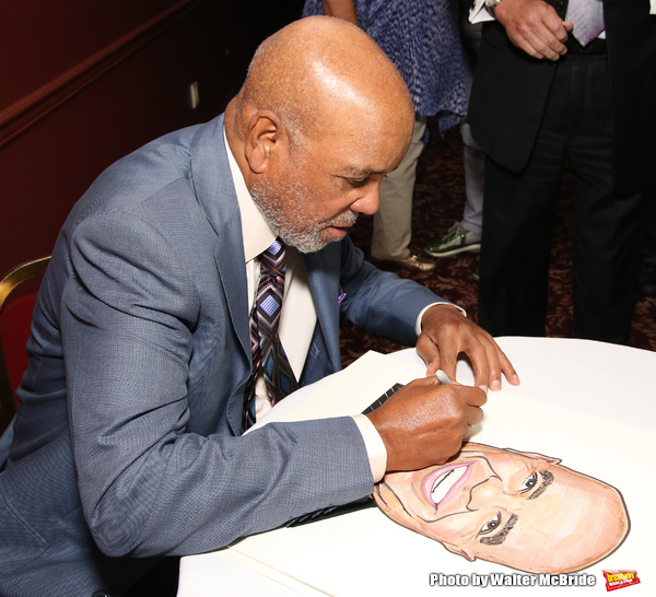Photo Coverage: MOTOWN's Berry Gordy gets His Place on the Walls of Sardi's! Image
