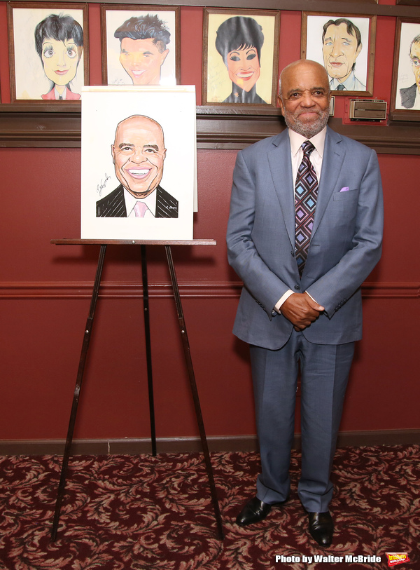 Photo Coverage: MOTOWN's Berry Gordy gets His Place on the Walls of Sardi's! Image