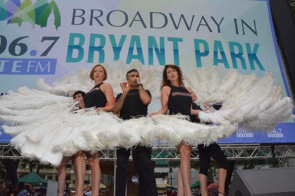 Photo Coverage: Casts of MOTOWN, CHICAGO & More Return to Broadway in Bryant Park! 