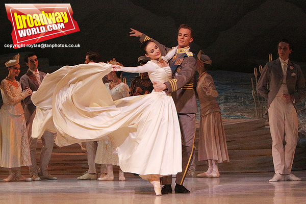 Photo Coverage: The Australian Ballet's SWAN LAKE Graces the Stage at ENO Image