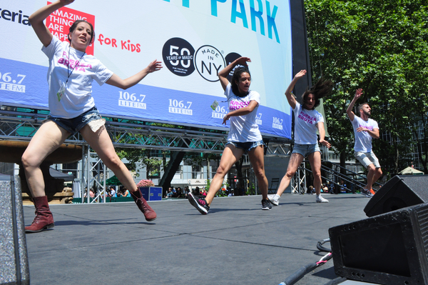Photo Coverage: Casts of PARAMOUR, LES MIZ & More Bring it Home to Bryant Park Image
