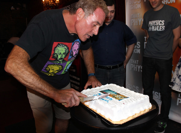 Photo Flash: THAT PHYSICS SHOW Celebrates 100th Performance Off-Broadway Image