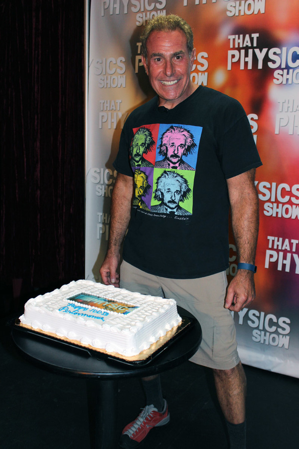 Photo Flash: THAT PHYSICS SHOW Celebrates 100th Performance Off-Broadway Image