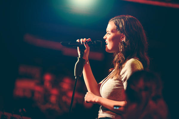 Photo Flash: Jennifer Damiano Makes Stunning Solo Debut at Feinstein's/54 Below Image