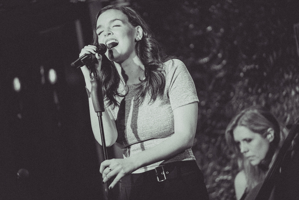 Photo Flash: Jennifer Damiano Makes Stunning Solo Debut at Feinstein's/54 Below Image