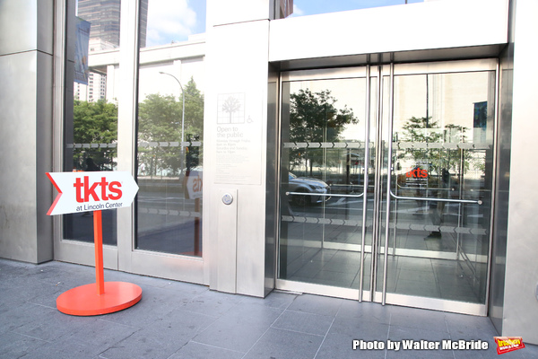 Photo Coverage: New TKTS Booth Pops Up at Lincoln Center  Image