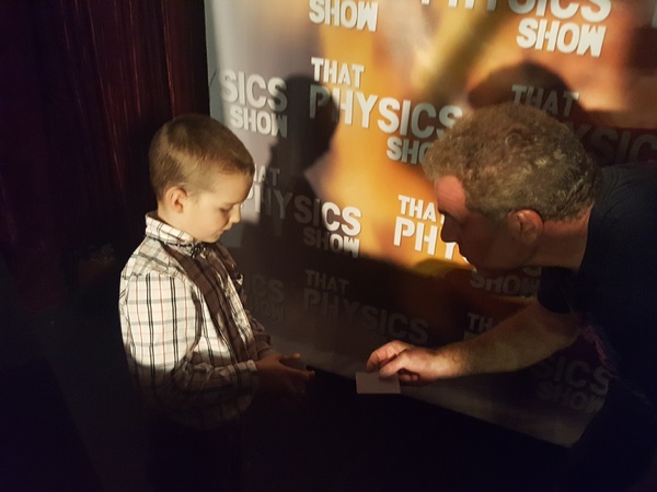 Photo Flash: Iain Armitage Stops By THAT PHYSICS SHOW Image