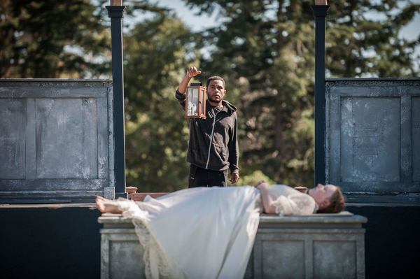 Photo Flash: Closing Week for Island Stage Left's ROMEO AND JULIET Image